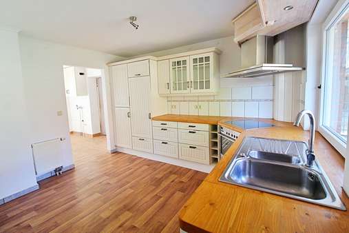 Einbauküche im Landhausstil - Einfamilienhaus in 24640 Hasenmoor mit 95m² günstig kaufen
