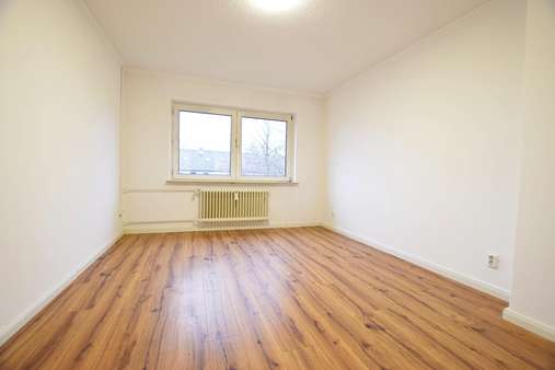 geräumiges Schlafzimmer - Appartement in 22880 Wedel mit 54m² günstig kaufen