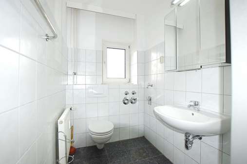 weißes Duschbad - Appartement in 22880 Wedel mit 54m² günstig kaufen