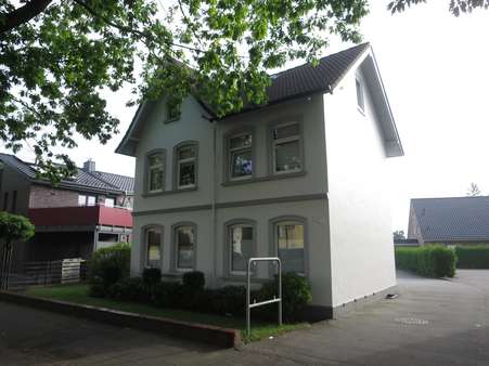 null - Mehrfamilienhaus in 24536 Neumünster mit 272m² kaufen