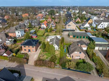 Luftaufnahme mit Altbau - Grundstück in 22850 Norderstedt mit 671m² kaufen