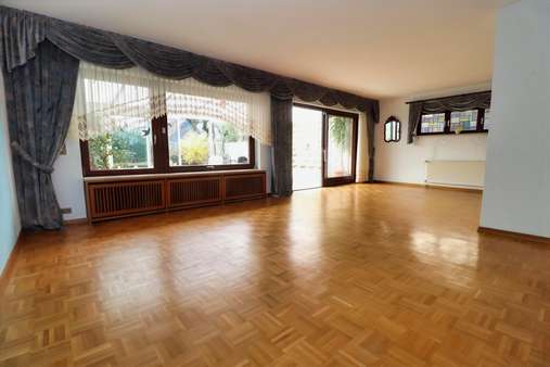 null - Einfamilienhaus in 25421 Pinneberg mit 140m² kaufen