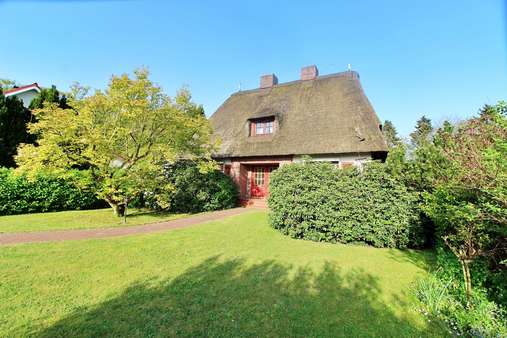 Blick zum Eingang - Einfamilienhaus in 24629 Kisdorf mit 133m² kaufen