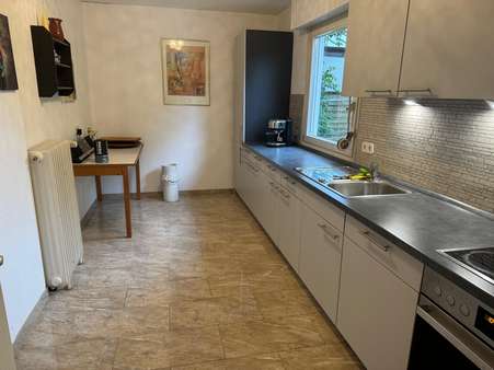 moderne Küche - Fertighaus in 24539 Neumünster mit 156m² kaufen