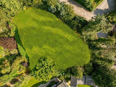 Sicht von oben (KI) - Grundstück in 24558 Henstedt-Ulzburg mit 805m² kaufen