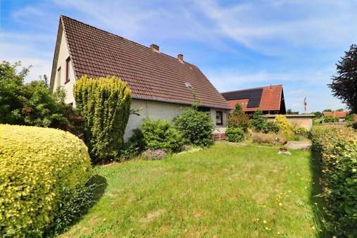 Vorgarten - Einfamilienhaus in 25355 Barmstedt mit 98m² kaufen
