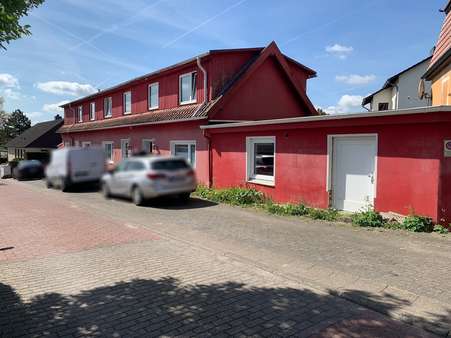 Reihenhauszeile - Wohn- / Geschäftshaus in 23795 Bad Segeberg mit 373m² als Kapitalanlage kaufen