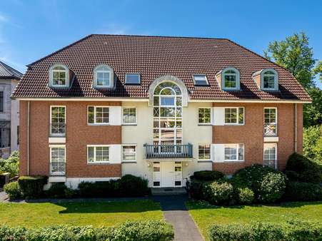 Vorderseite - Dachgeschosswohnung in 24534 Neumünster mit 97m² kaufen