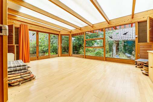 Wintergarten - Doppelhaushälfte in 24539 Neumünster mit 111m² kaufen