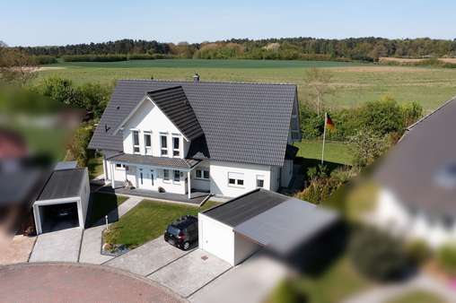 Hausansicht - Zweifamilienhaus in 23911 Mustin mit 285m² kaufen