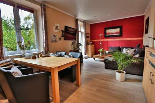 Wohnzimmer - Einfamilienhaus in 21481 Lauenburg mit 119m² als Kapitalanlage günstig kaufen