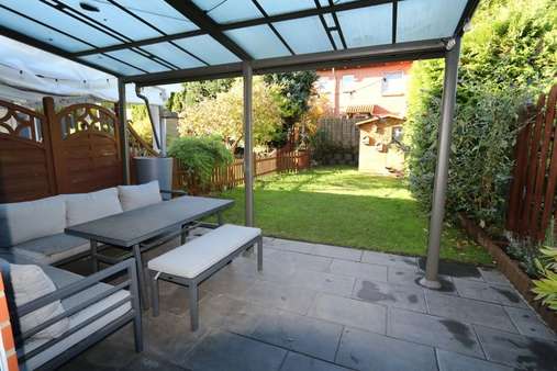 Überdachte Terrasse - Reihenmittelhaus in 23909 Ratzeburg mit 104m² kaufen