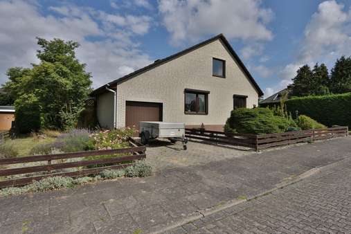 weitere vordere Gebäudeansicht - Einfamilienhaus in 21481 Lauenburg mit 151m² kaufen