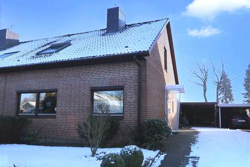 Hausansicht - Doppelhaushälfte in 23881 Breitenfelde mit 100m² kaufen