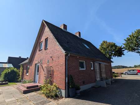 Auffahrt - Einfamilienhaus in 23919 Behlendorf mit 167m² kaufen