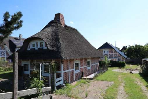 Haupthaus und Gästehaus - Einfamilienhaus in 23911 Pogeez mit 192m² kaufen