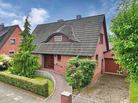 Hausansicht - Einfamilienhaus in 21481 Lauenburg mit 143m² kaufen