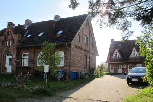Zufahrt zum hinteren Gebäude - Mehrfamilienhaus in 19217 Rehna mit 390m² als Kapitalanlage kaufen