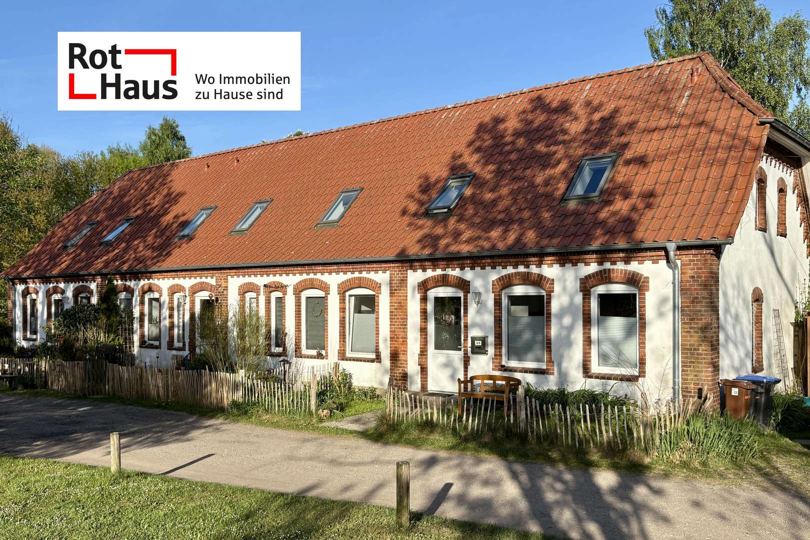 Hausansicht Hausansicht - Mehrfamilienhaus in 23560 Lübeck mit 300m² als Kapitalanlage kaufen
