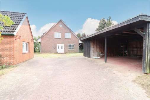 Auffahrt / Carport - Einfamilienhaus in 23881 Niendorf mit 140m² kaufen