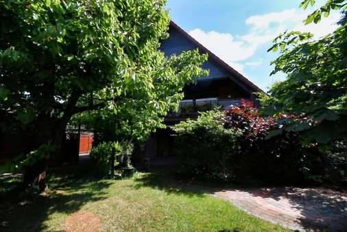 Gartenansicht auf das Haus - Zweifamilienhaus in 21493 Schwarzenbek mit 220m² kaufen