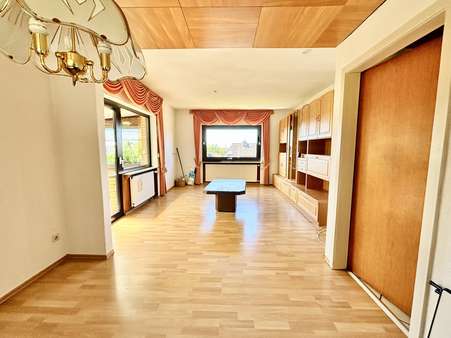 Wohn- und Esszimmer Wohn- und Esszimmer - Einfamilienhaus in 21502 Geesthacht mit 75m² kaufen