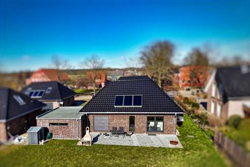Gartenansicht - Bungalow in 21354 Bleckede, Garlstorf mit 125m² kaufen
