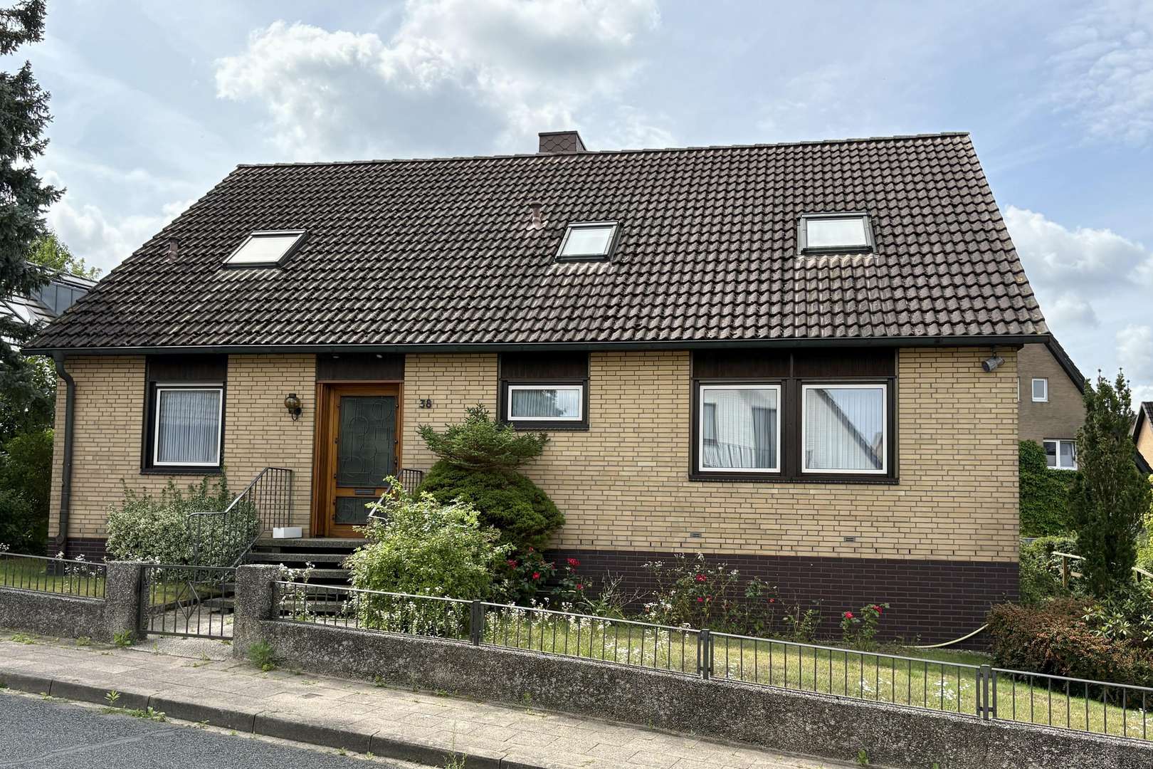 Hausansicht - Einfamilienhaus in 23879 Mölln mit 185m² kaufen