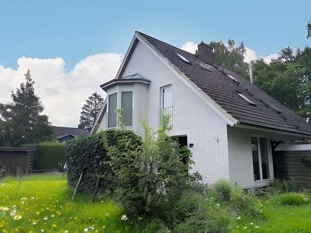 Giebelansicht - Doppelhaushälfte in 23562 Lübeck mit 90m² kaufen