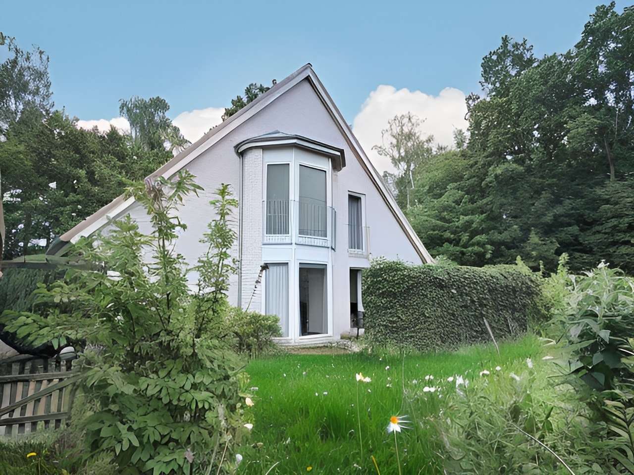 Hausansicht - Doppelhaushälfte in 23562 Lübeck mit 90m² kaufen