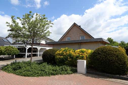 Ansicht von der Straße - Einfamilienhaus in 21493 Schwarzenbek mit 118m² kaufen