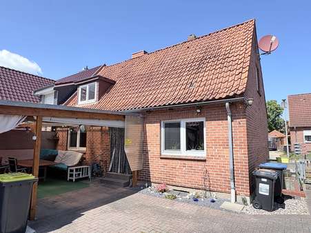 Überdachte Terrasse Überdachte Terrasse - Doppelhaushälfte in 23909 Ratzeburg mit 92m² kaufen