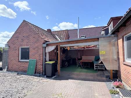 Überdachte Terrasse, Nebengebäude Überdachte Terrasse, Nebengebäude - Doppelhaushälfte in 23909 Ratzeburg mit 92m² kaufen