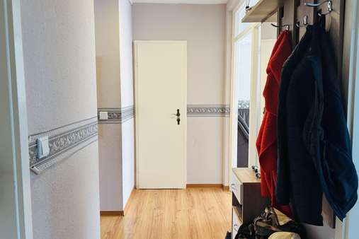 Diele - Etagenwohnung in 21481 Lauenburg mit 907m² als Kapitalanlage kaufen