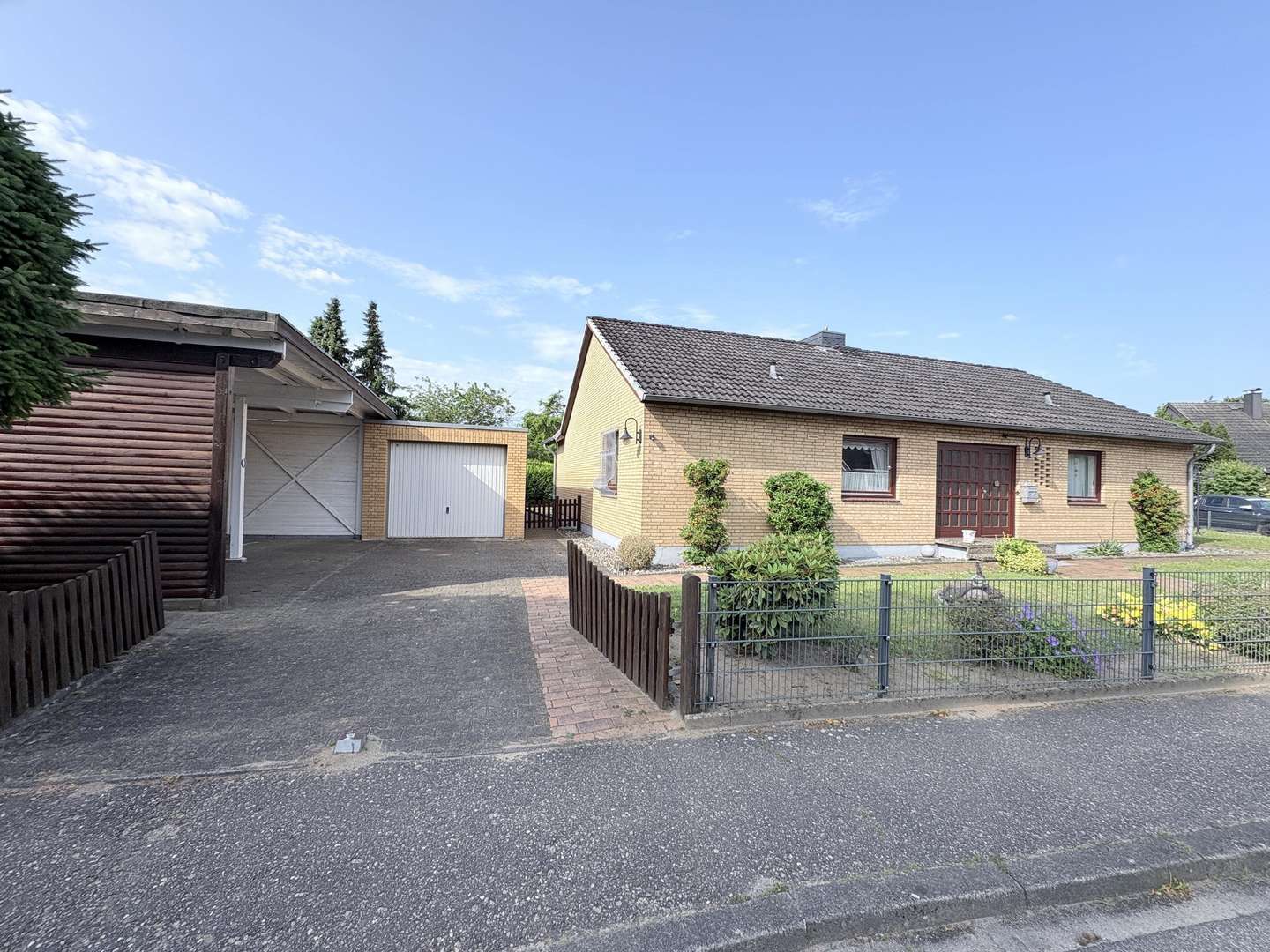 Hausansicht Hausansicht - Einfamilienhaus in 23628 Krummesse mit 119m² kaufen