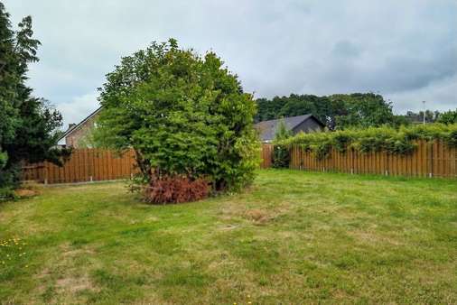 Blick in den Garten - Einfamilienhaus in 23899 Gudow mit 112m² kaufen