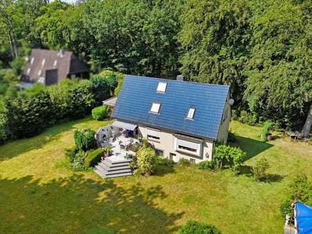 Hausansicht von oben - Einfamilienhaus in 21521 Aumühle mit 116m² kaufen