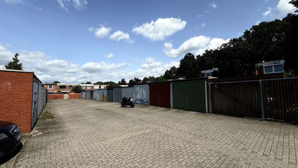 Garage direkt am Grundstück Garage direkt am Grundstück - Reihenmittelhaus in 21337 Lüneburg mit 98m² kaufen