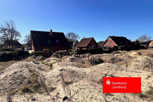 April 2025 - der Boden wird noch entfernt - Grundstück in 21394 Westergellersen mit 597m² kaufen