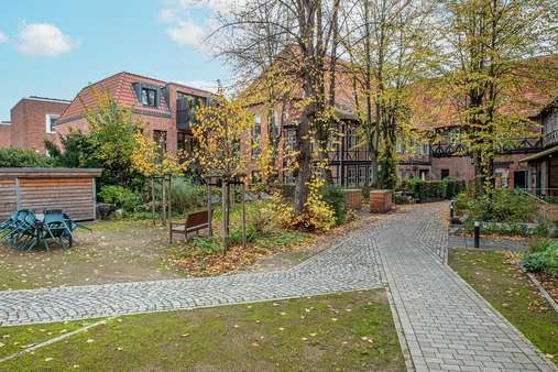 gemeinschaftlicher Innenhof - Erdgeschosswohnung in 21335 Lüneburg mit 94m² kaufen