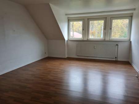 Wohnzimmer - Dachgeschosswohnung in 21385 Amelinghausen mit 84m² kaufen