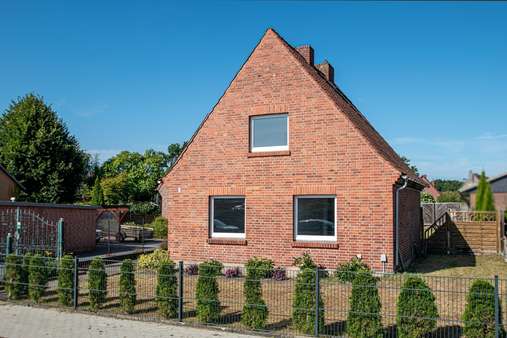 Straßenansicht - Einfamilienhaus in 21365 Adendorf mit 81m² kaufen