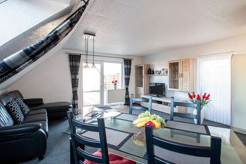 Wohnen_DG Wohnen_DG - Zweifamilienhaus in 21365 Adendorf mit 330m² kaufen