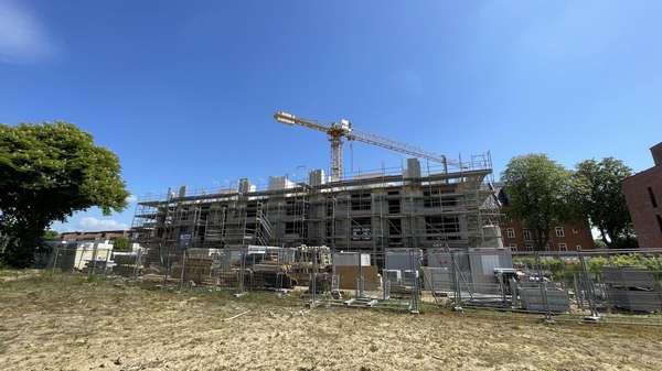 Noch wenige Tage bis zum Richtfest - Etagenwohnung in 21337 Lüneburg mit 90m² kaufen