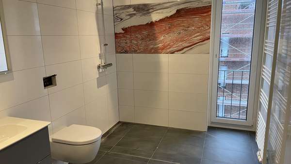 baugleiches Gebäude in der Nachbarschaft baugleiches Gebäude in der Nachbarschaft - Etagenwohnung in 21337 Lüneburg mit 70m² kaufen