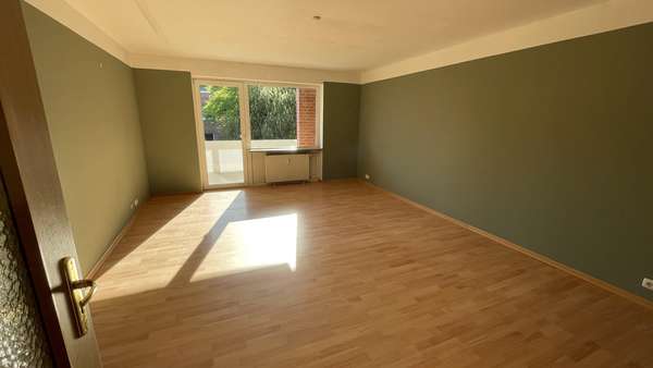Wohnzimmer Richtung Westen - Etagenwohnung in 21391 Reppenstedt mit 62m² kaufen