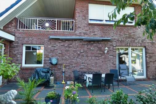Terrasse und Loggia Terrasse und Loggia - Einfamilienhaus in 27472 Cuxhaven mit 212m² kaufen