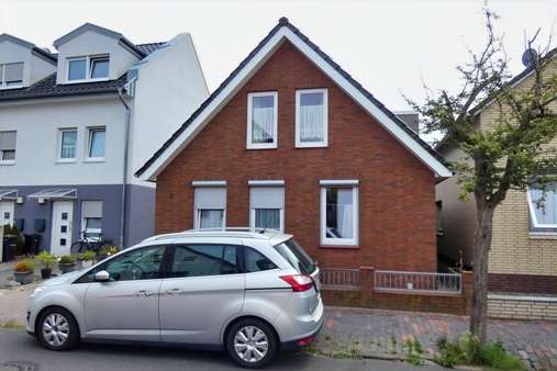 Hausansicht Hausansicht - Einfamilienhaus in 27476 Cuxhaven mit 85m² kaufen