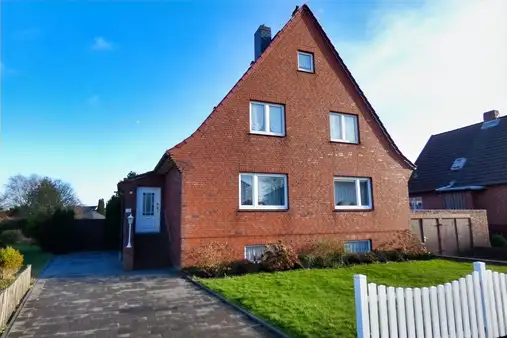Einfamilienhaus mit zwei Einliegerwohnungen