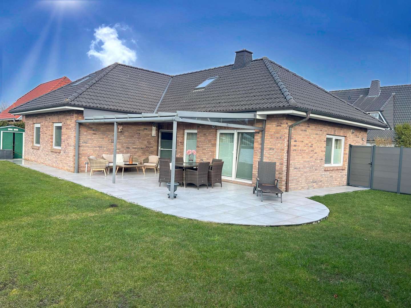 Hausansicht Hausansicht - Einfamilienhaus in 27478 Cuxhaven mit 109m² kaufen